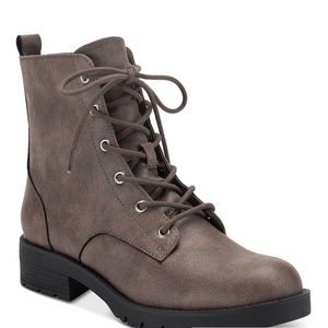 NWT Brown lace up lug combat boots 🥾 by Sun & Stone- Size 7.5
